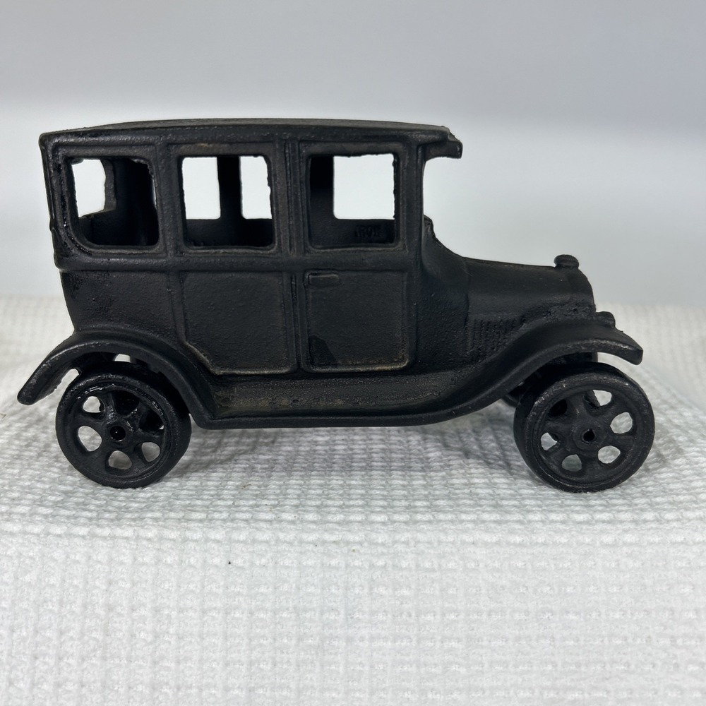 Rare Vintage Cast Iron Ford Model T Toy Car Iron Art JM 137 Black